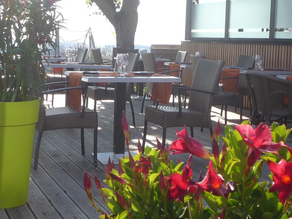 Logis Le Saint Cyr Hotel Montmelard Ngoại thất bức ảnh