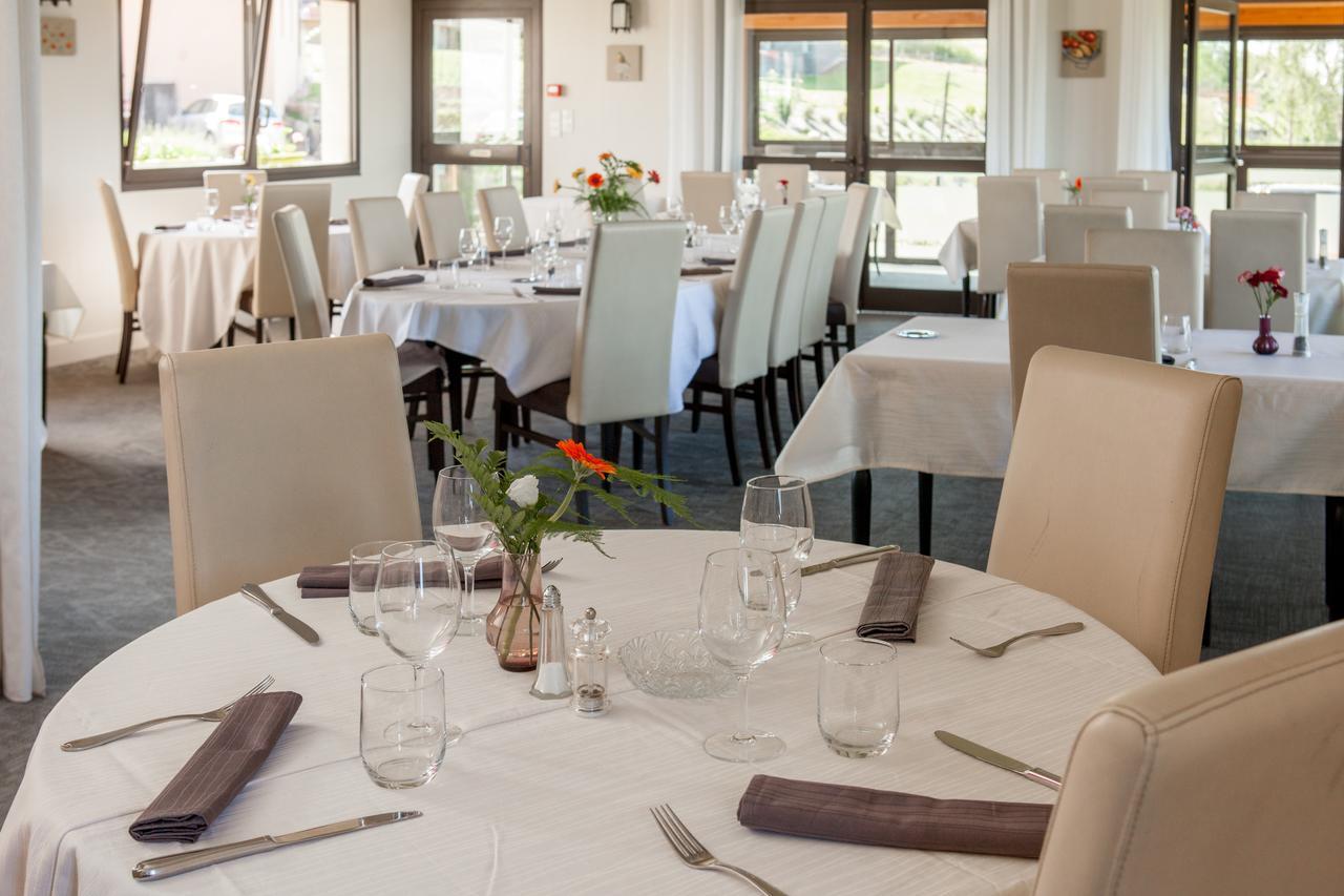 Logis Le Saint Cyr Hotel Montmelard Ngoại thất bức ảnh