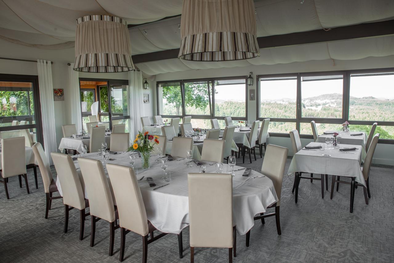 Logis Le Saint Cyr Hotel Montmelard Ngoại thất bức ảnh