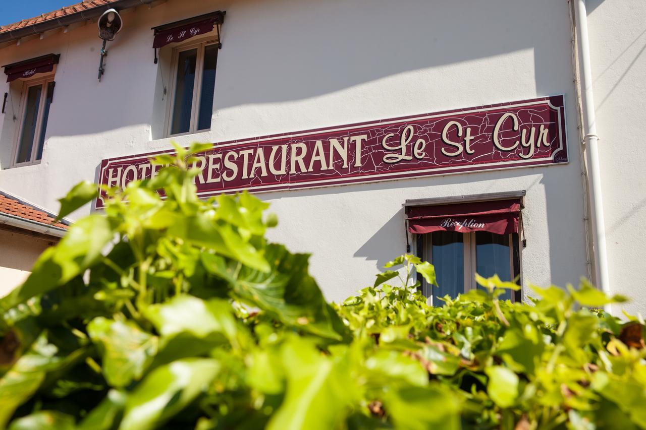 Logis Le Saint Cyr Hotel Montmelard Ngoại thất bức ảnh